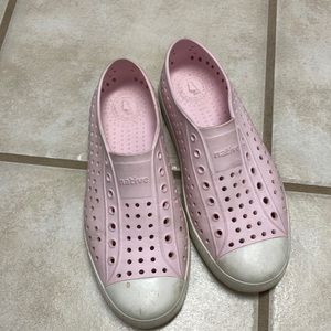 Native kids shows water shoes pink J4